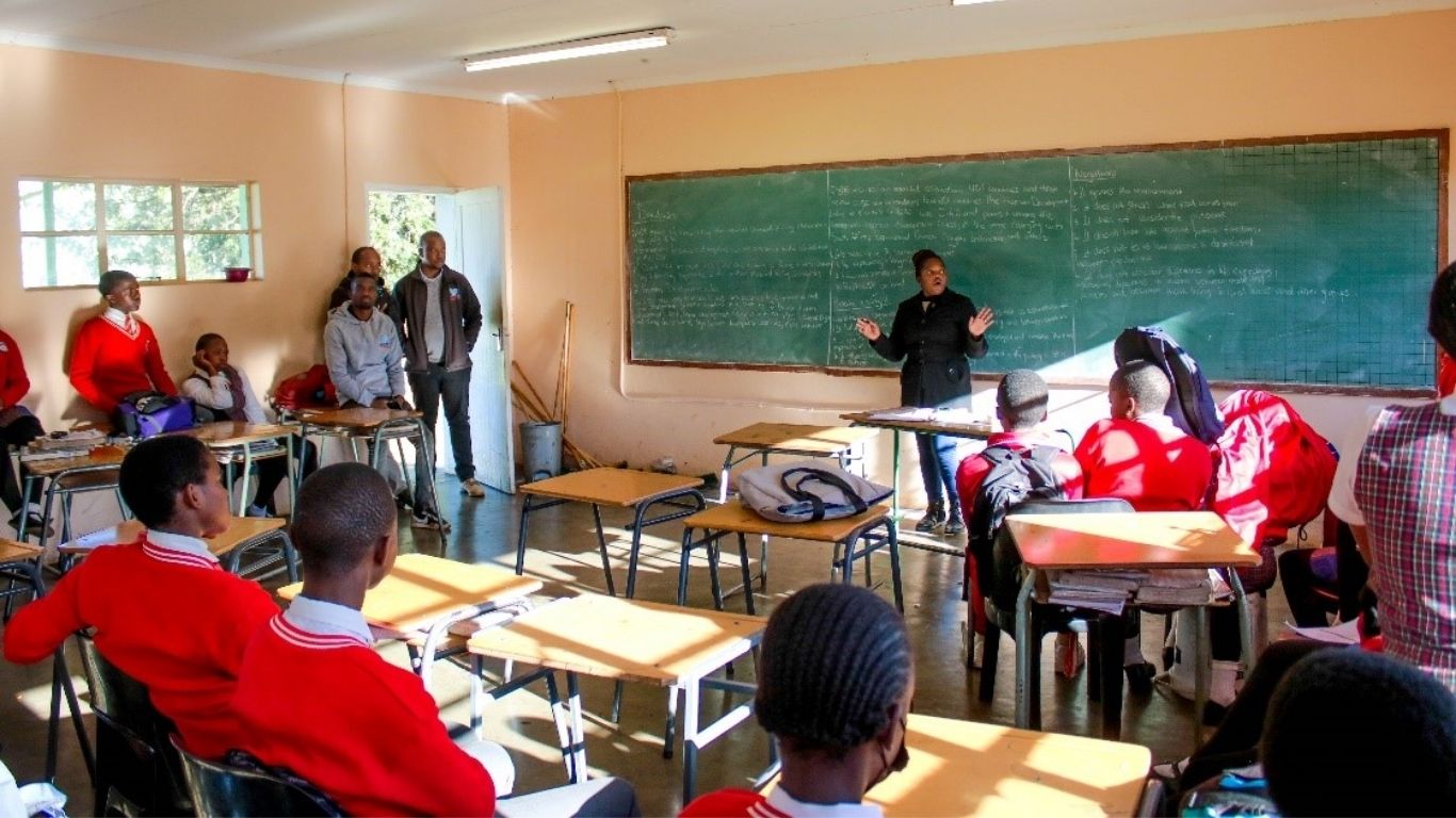 Using Peer-to-Peer Observations to Support New Teachers